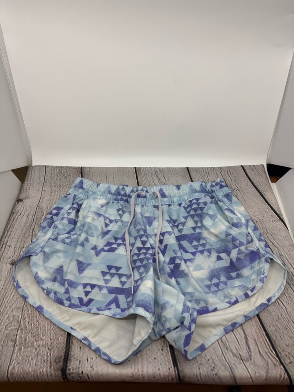 Columbia Bogata Bay Printed Board Shorts, size M.